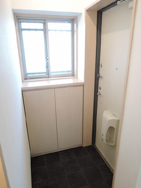 窓があって明るいです