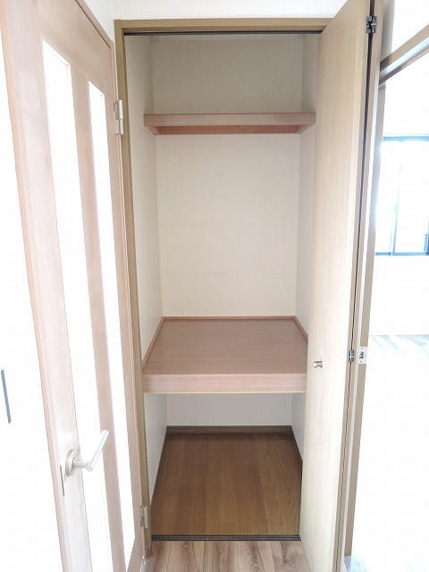 廊下の収納です