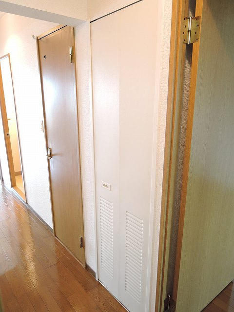 廊下の収納です