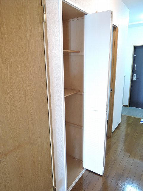 廊下の収納です