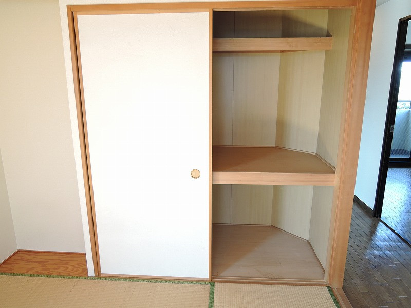 押入　：右側です
