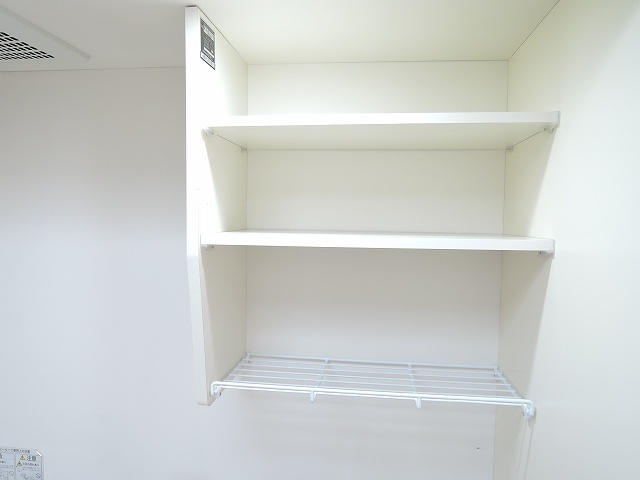 キッチン上部棚です