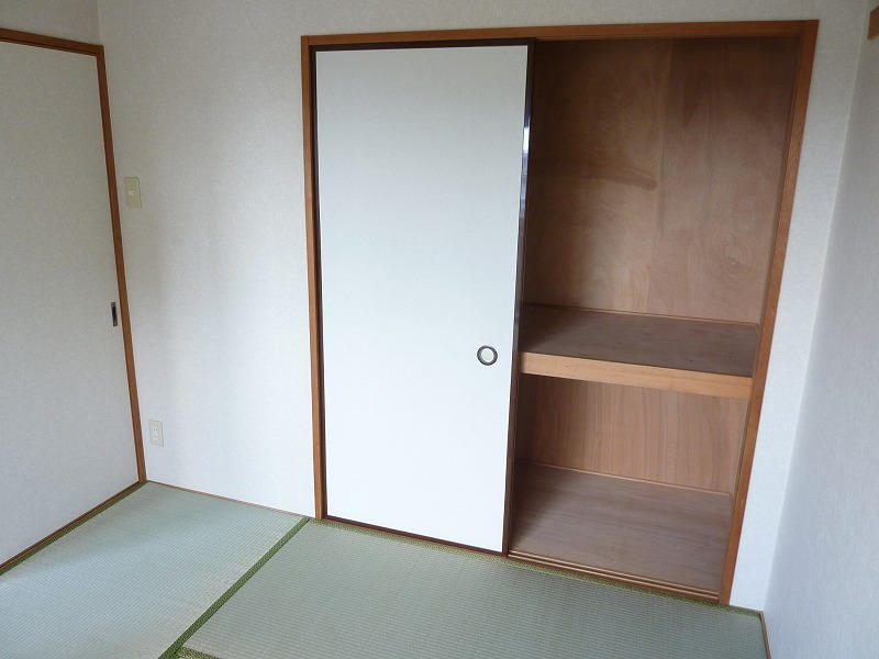 押入　です