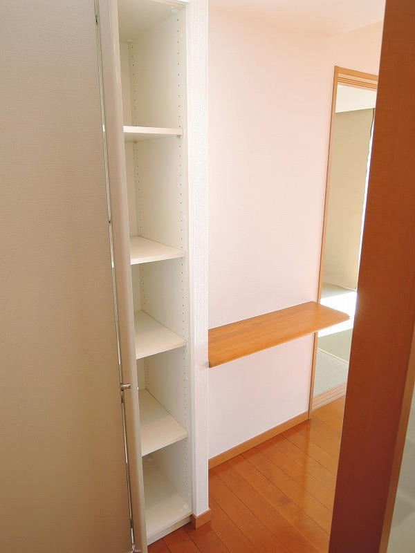 LDKの収納棚です
