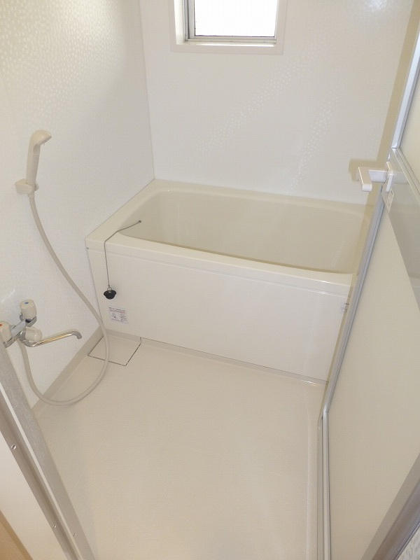お風呂に窓あります