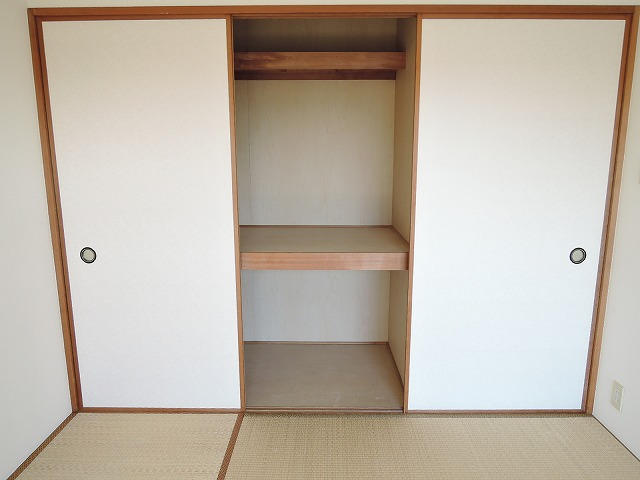 押入　です
