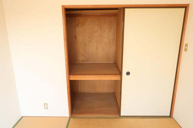 押入　です