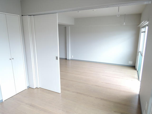 引き戸が出ます