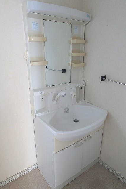 洗面化粧台　です