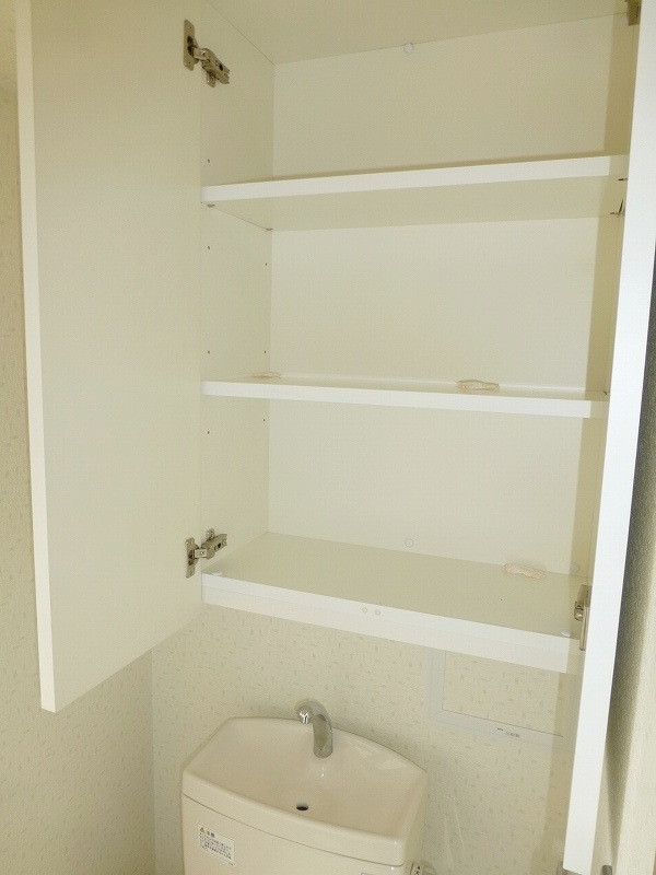 トイレ　：収納