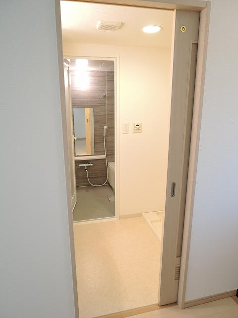洗面所に扉あります