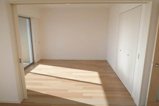 ＬＤＫから洋室①へ