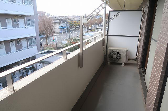 バルコニー 右側です