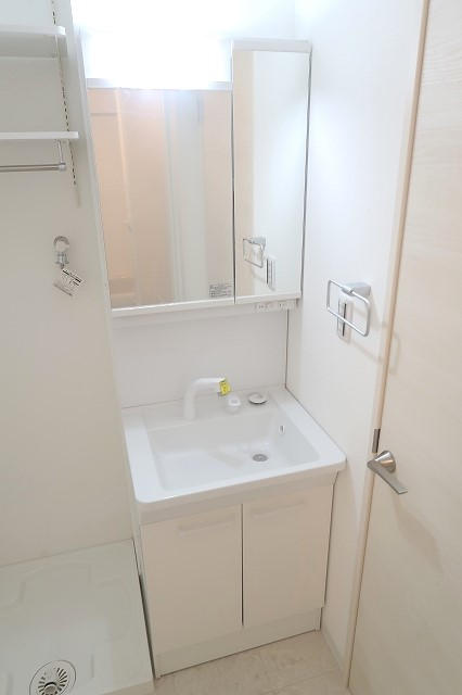 洗面化粧台　です