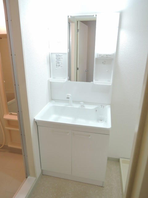 洗面化粧台　です