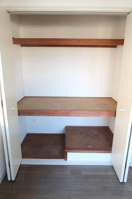 収納　左側です