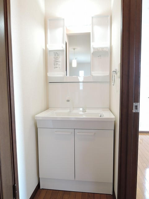 ２階の洗面化粧台です