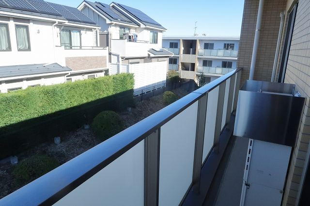 北バルコニー右側です