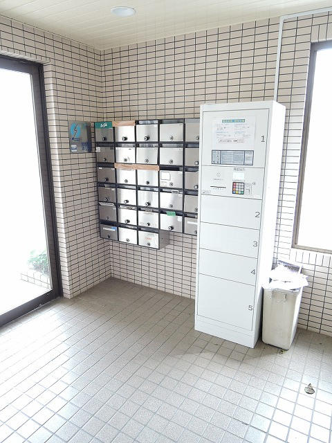 宅配ボックスです