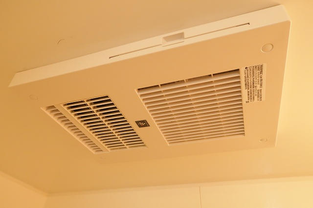 浴室暖房乾燥機です
